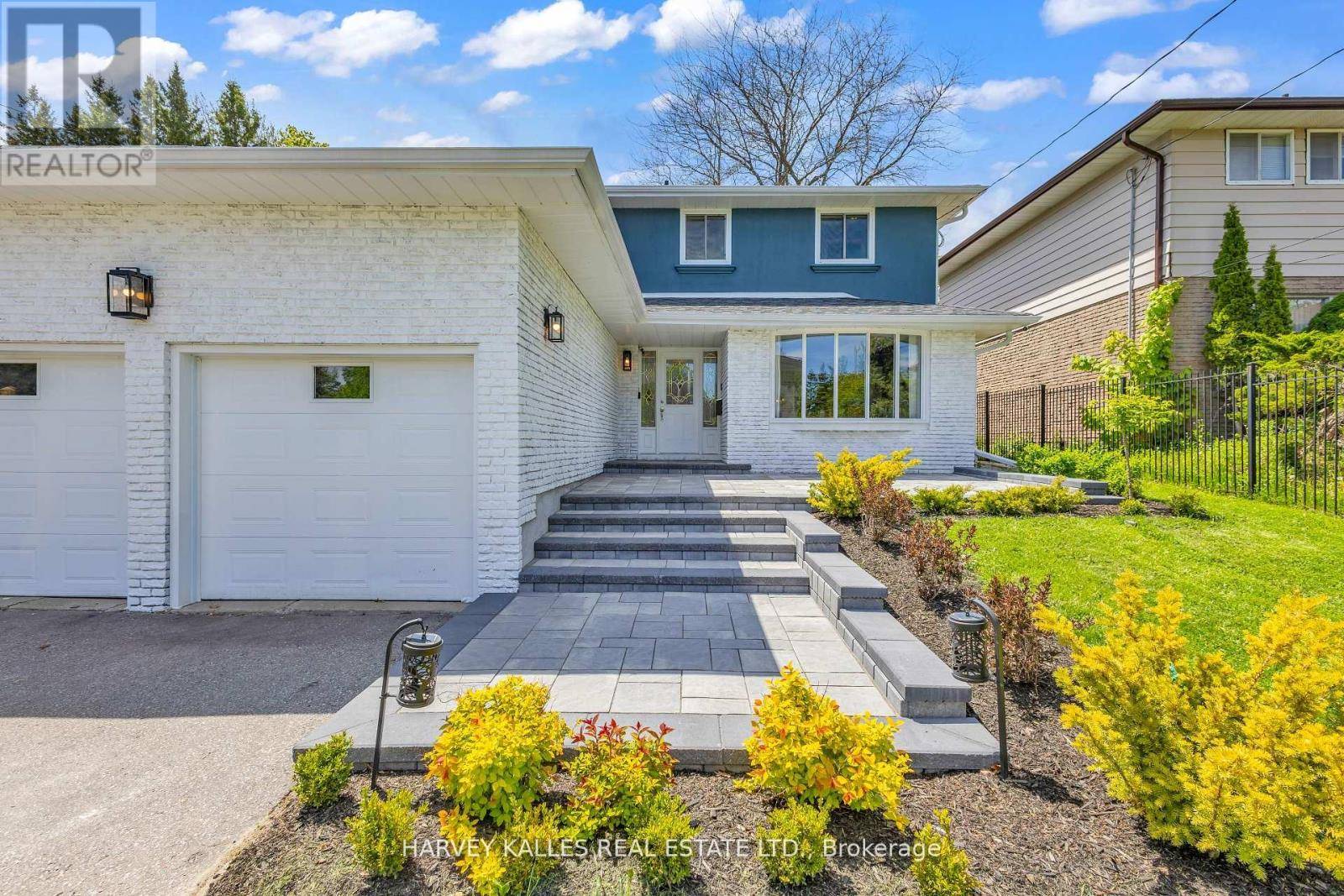 Pickering (rosebank), ON L1W2M7,534 OAKWOOD DRIVE