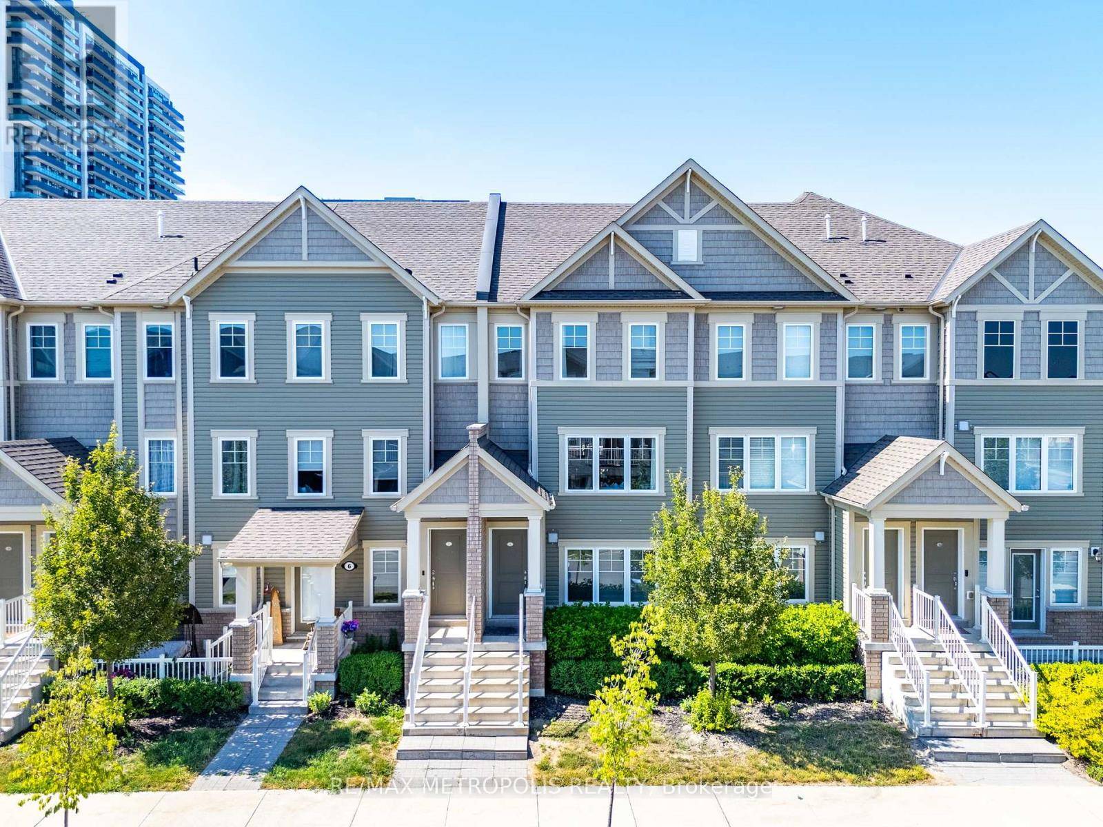 2500 Hill Rise CT #4, Oshawa (windfields), ON L1L0M6