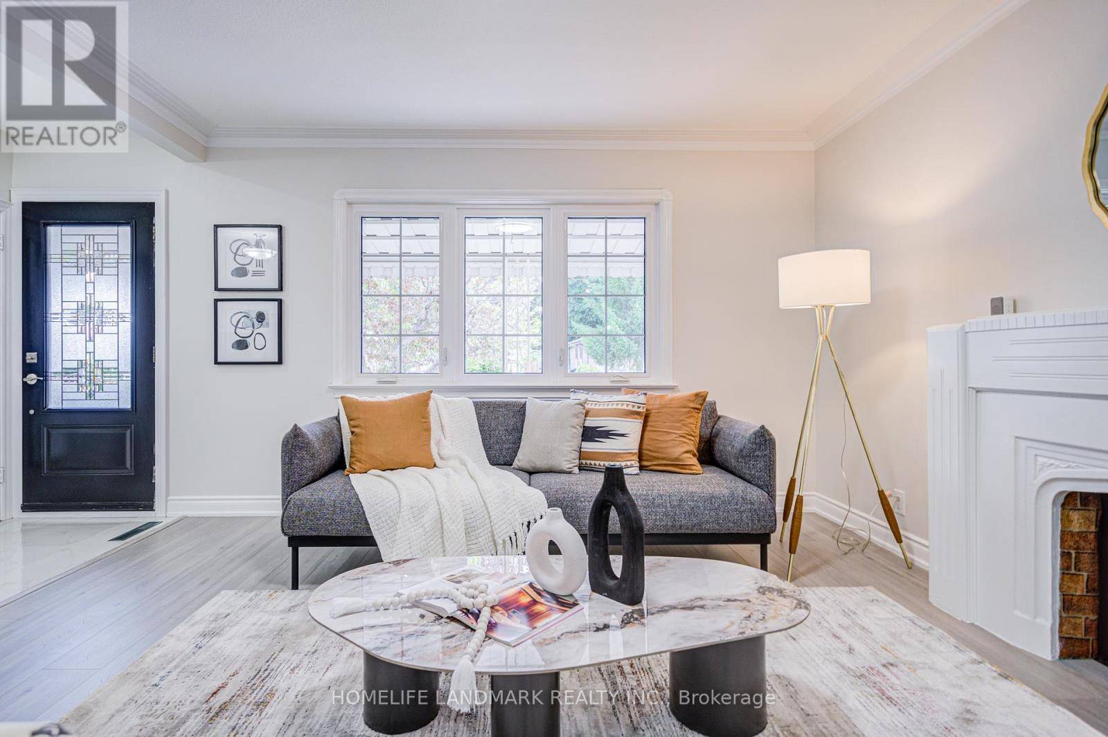 Toronto (wexford-maryvale), ON M1R1H6,12 JANET BOULEVARD