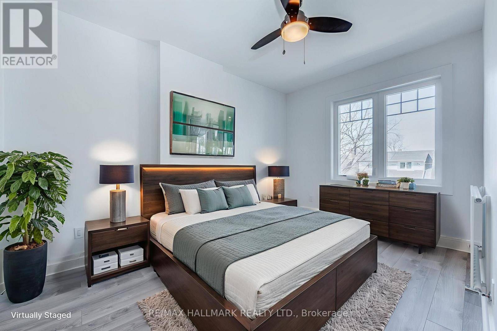 Toronto (the Beaches), ON M4L3S9,327 Kenilworth AVE #Upper