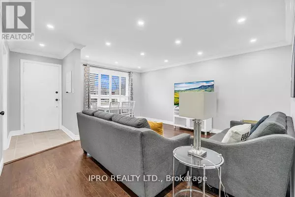 Ajax (south East), ON L1S2S5,52 TULLOCH DRIVE