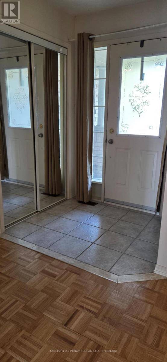 Toronto (west Hill), ON M1E2P8,4651C Kingston RD #Main Level
