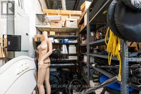 Pickering (brock Industrial), ON L1W3V4,1885 Clements RD #257