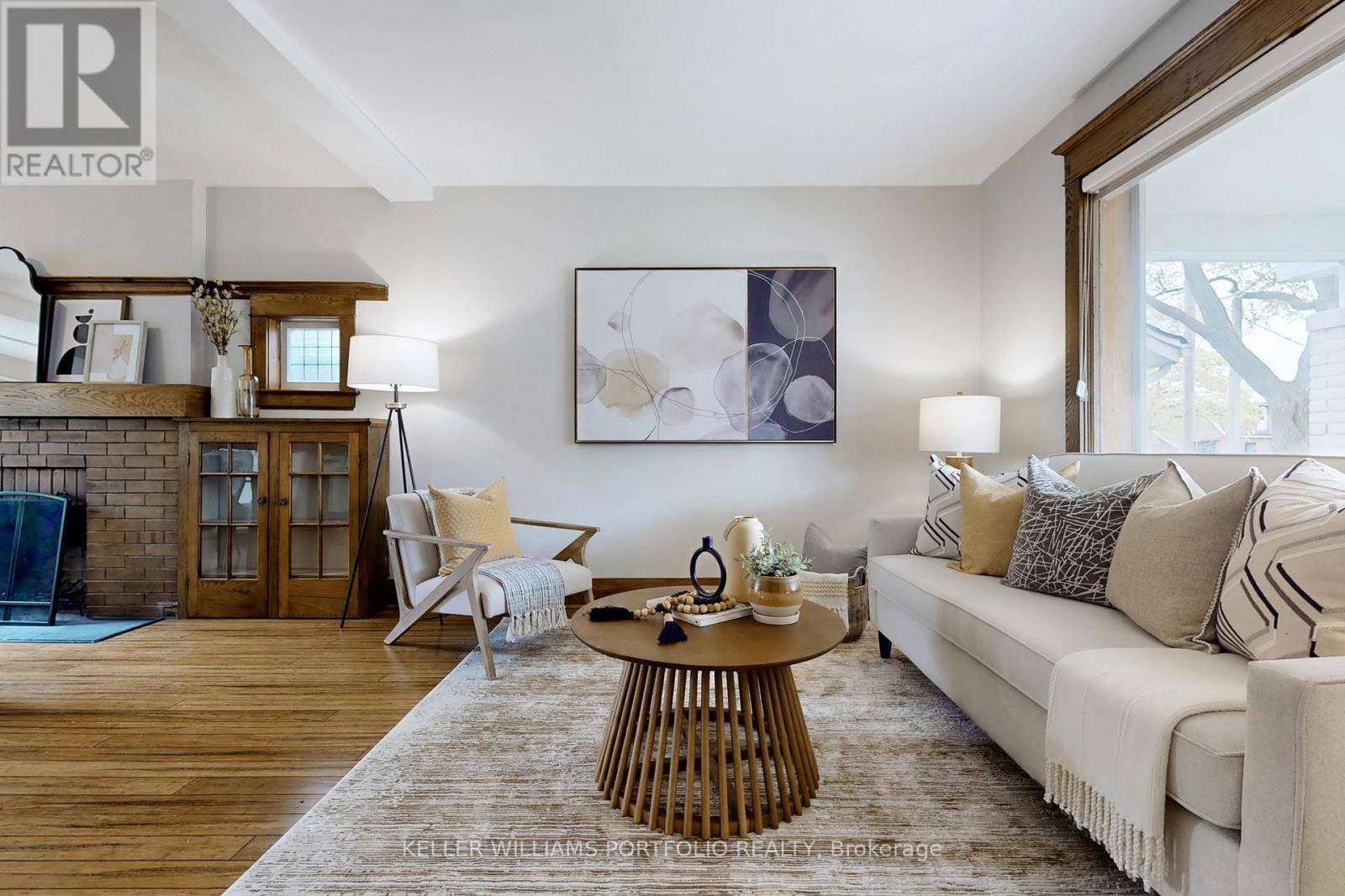 Toronto (east End-danforth), ON M4E2M5,177 BROOKSIDE DRIVE