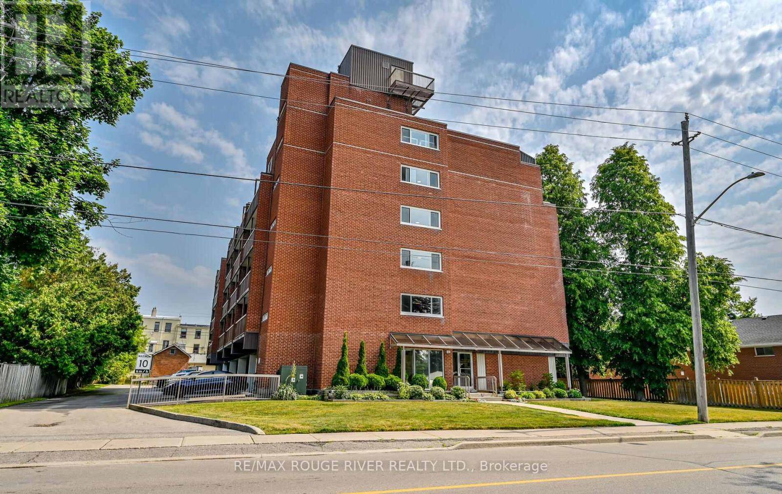 144 Queen ST #402, Clarington (bowmanville), ON L1C1M9