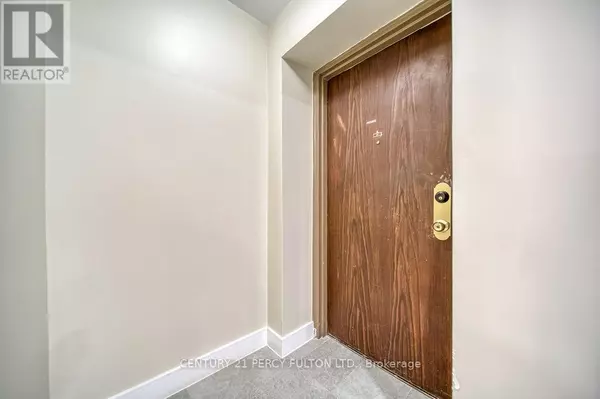 Toronto (eglinton East), ON M1K4G2,921 Midland AVE #101