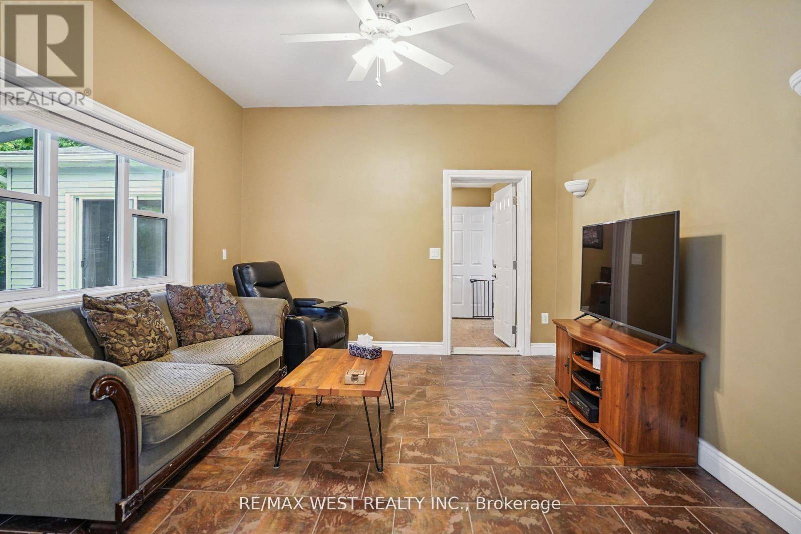 Clarington, ON L1C0Z9,1869 BLOOR STREET