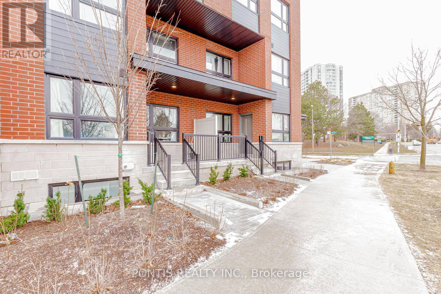 Toronto (l'amoreaux), ON M1W0A6,2100 Bridletowne CIR #102