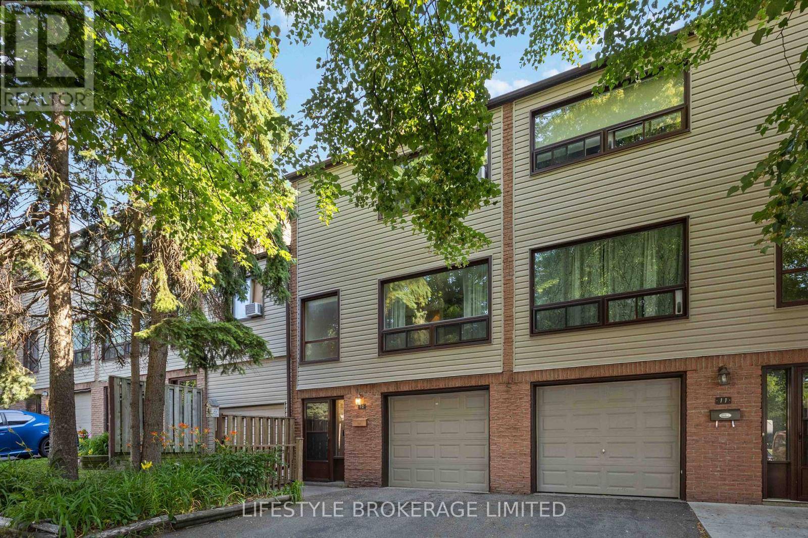 Clarington (bowmanville), ON L1C3W1,10 The Bridle PATH #10