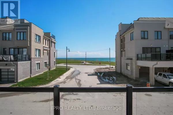 Clarington (bowmanville), ON L1C3K5,26 Lookout DR #A