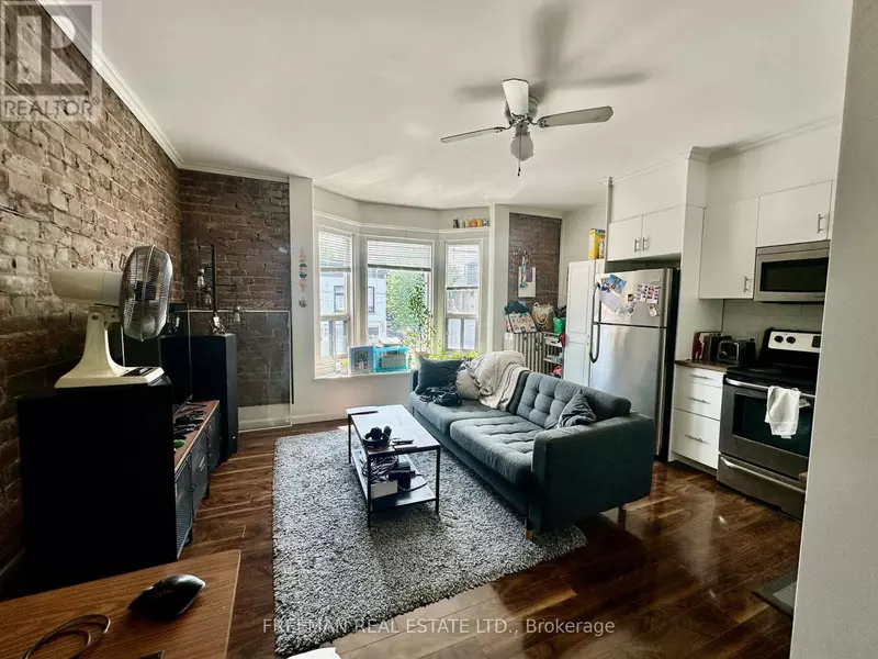 1060 Gerrard ST East #2, Toronto (south Riverdale), ON M4M1Z8
