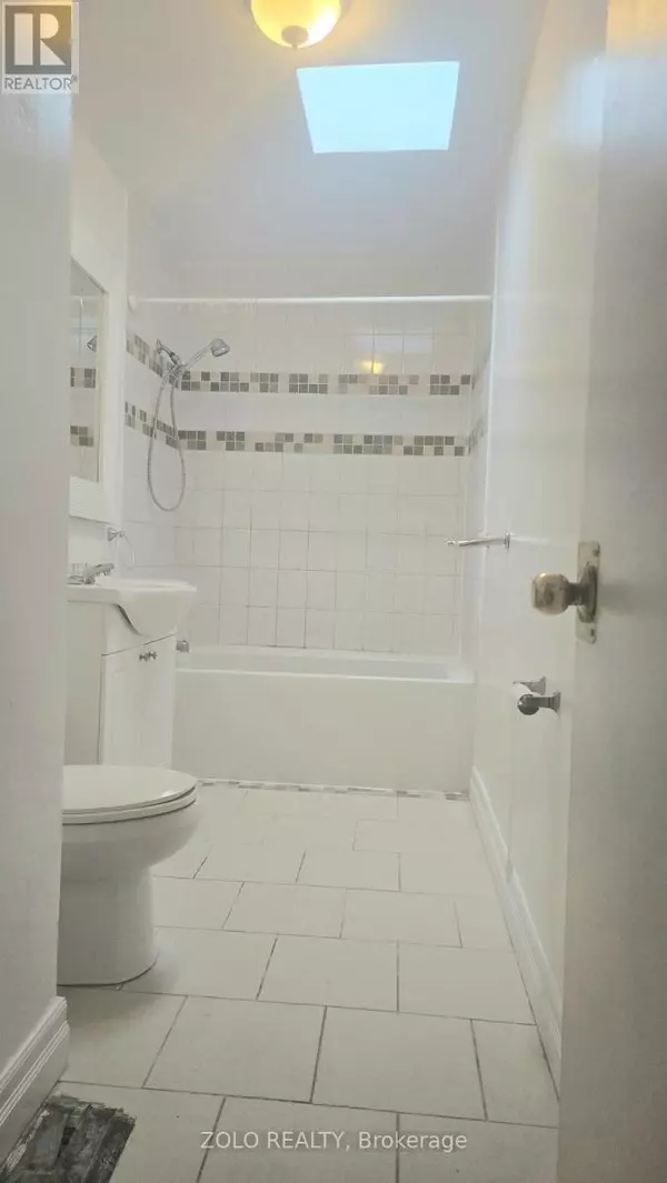 Toronto (birchcliffe-cliffside), ON M1N1T9,2288 Kingston RD #A