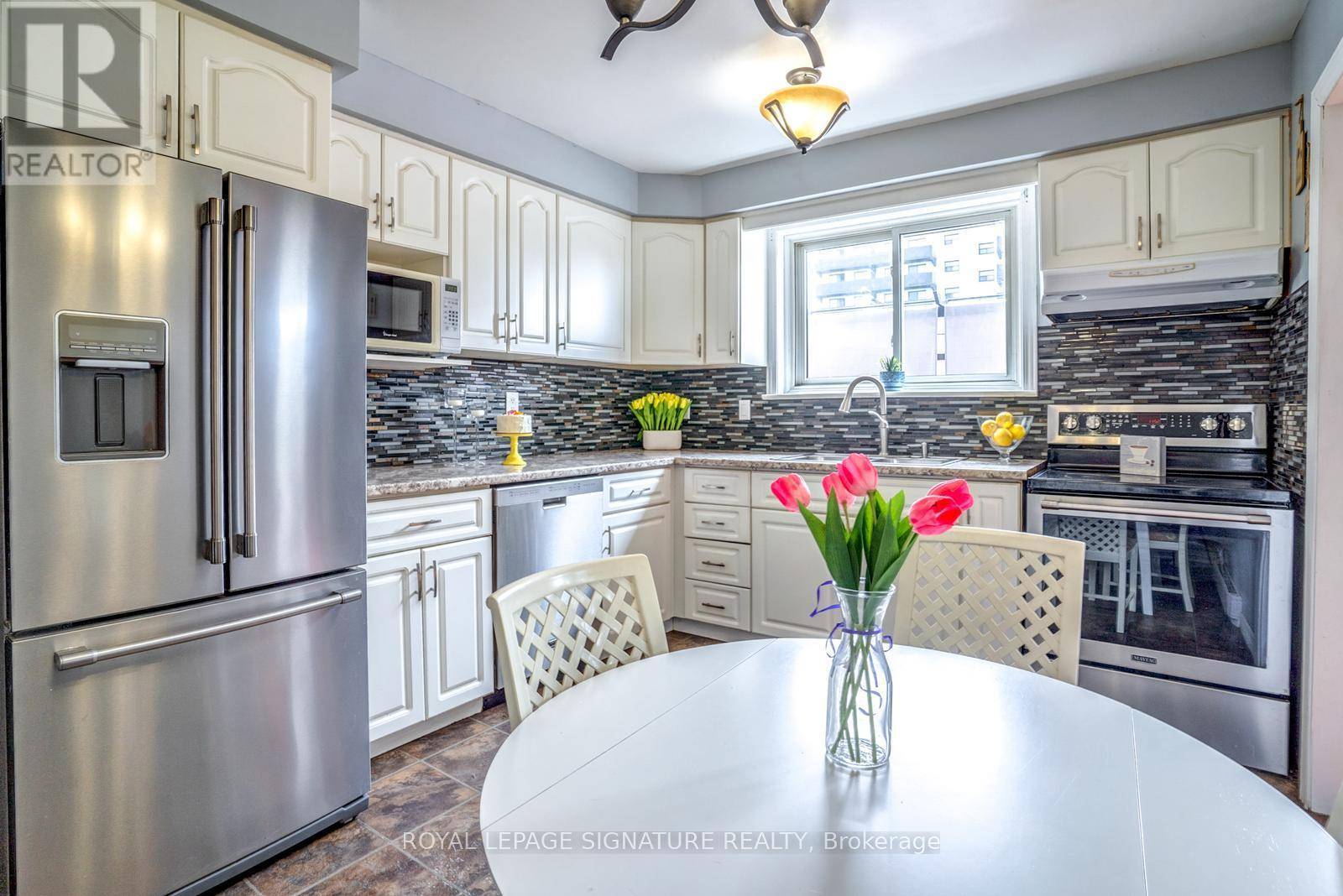 Oshawa, ON L1G7E6,120 Nonquon RD #44