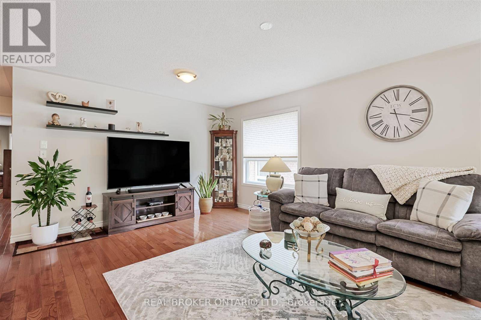 Clarington (bowmanville), ON L1C5E7,40 PADFIELD DRIVE