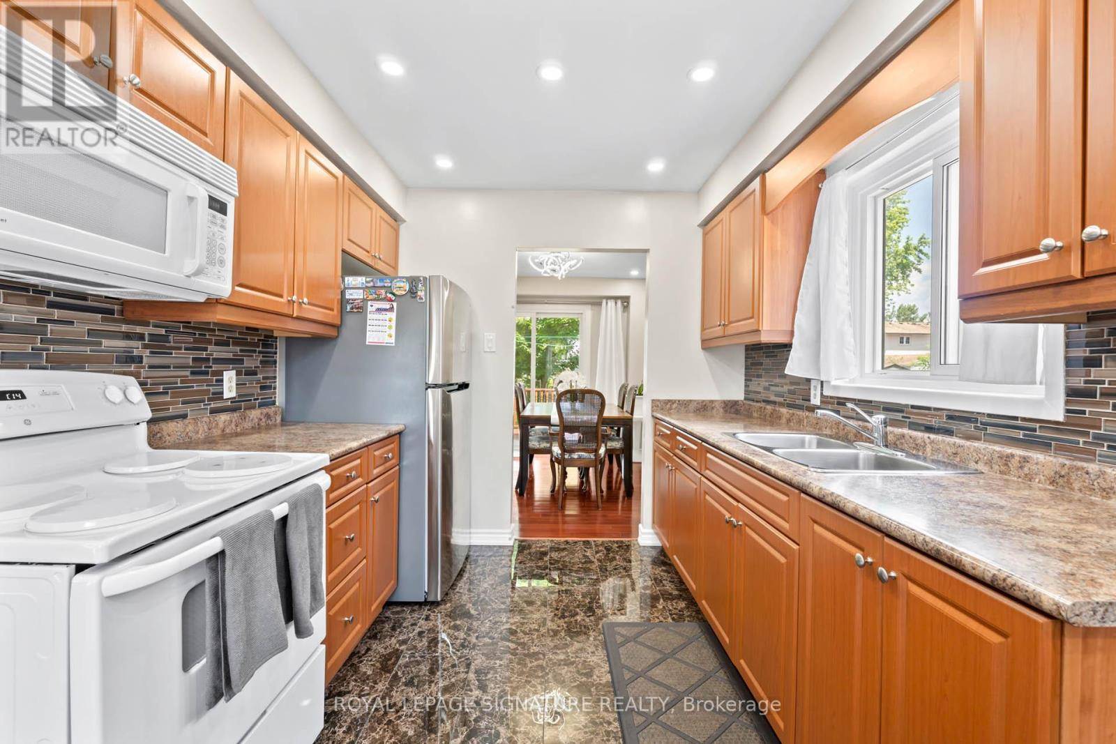 Toronto (malvern), ON M1B1W1,85 BRADSTONE SQUARE