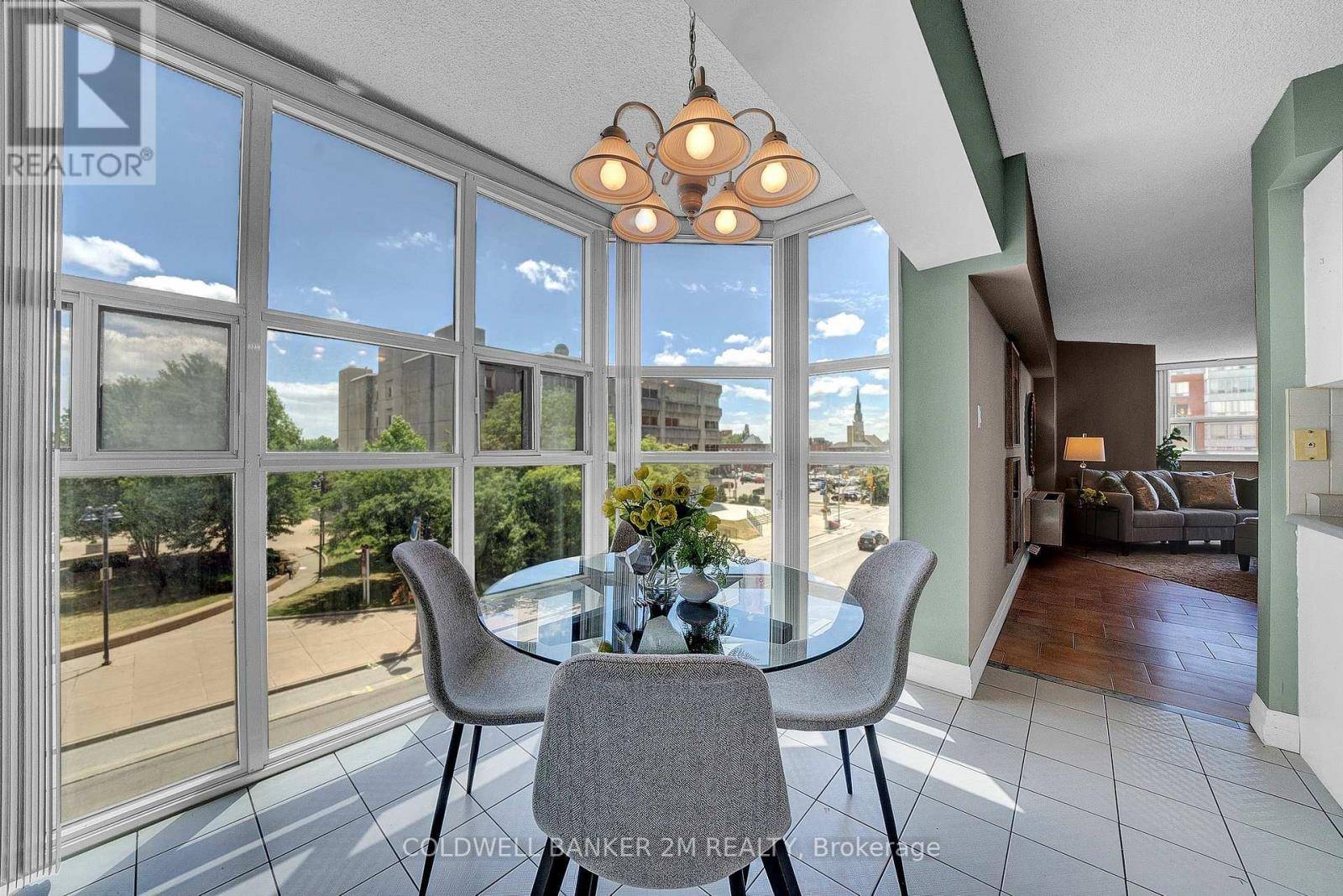Oshawa (central), ON L1H8B7,80 Athol ST East #302