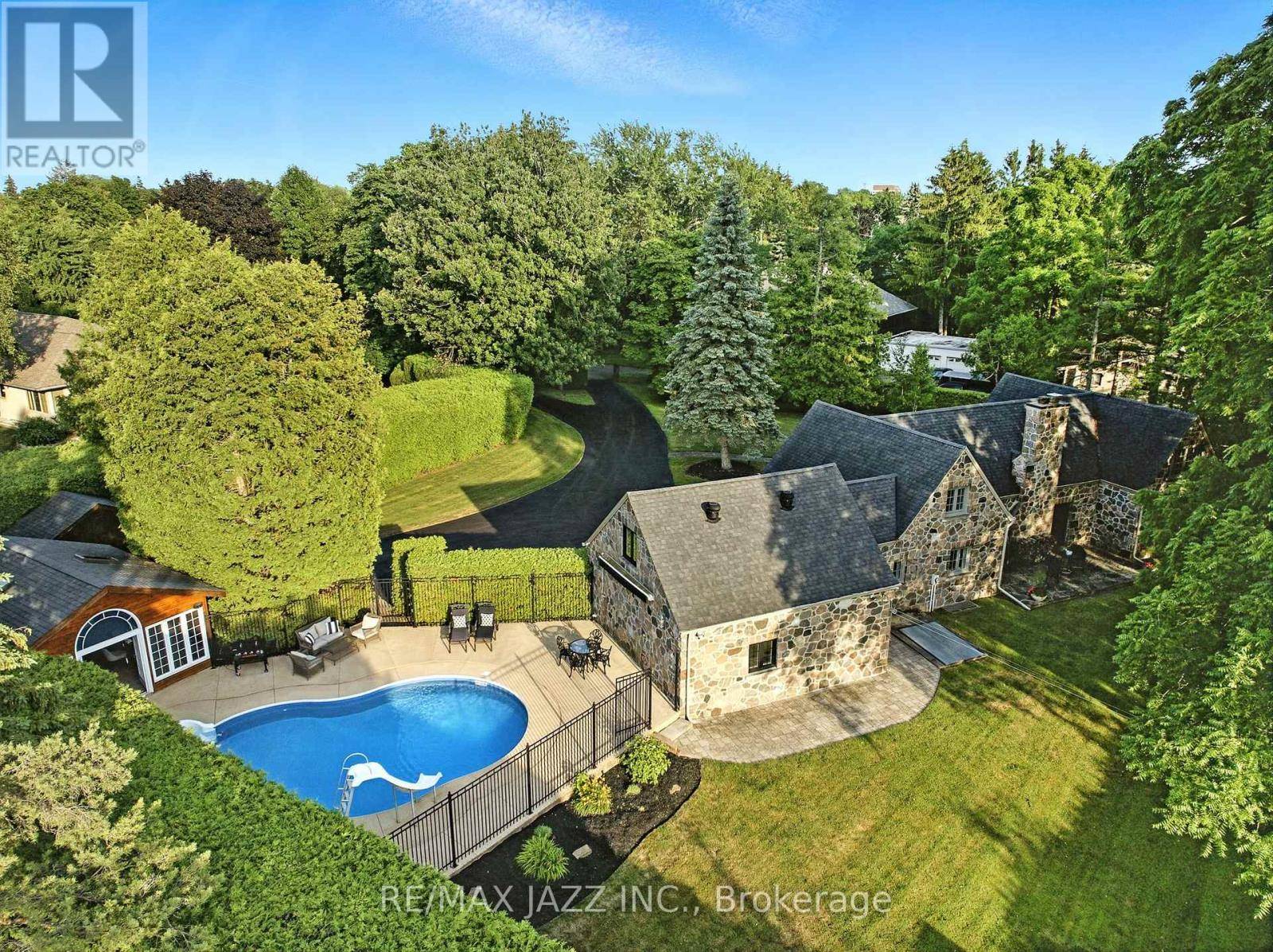 Oshawa (centennial), ON L1G4H2,690 BESSBOROUGH DRIVE