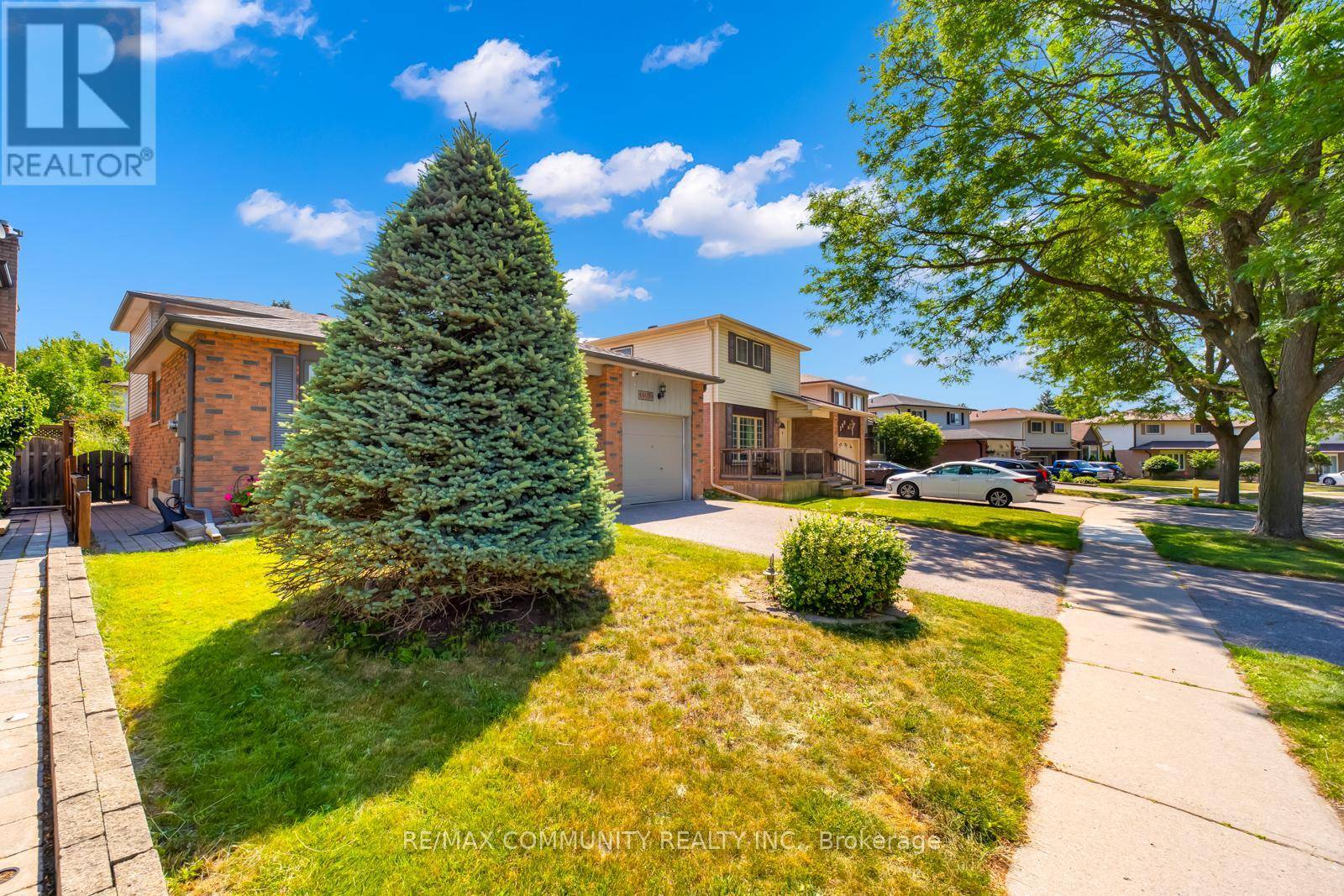 Oshawa (eastdale), ON L1G7R6,403 GOTHIC DRIVE