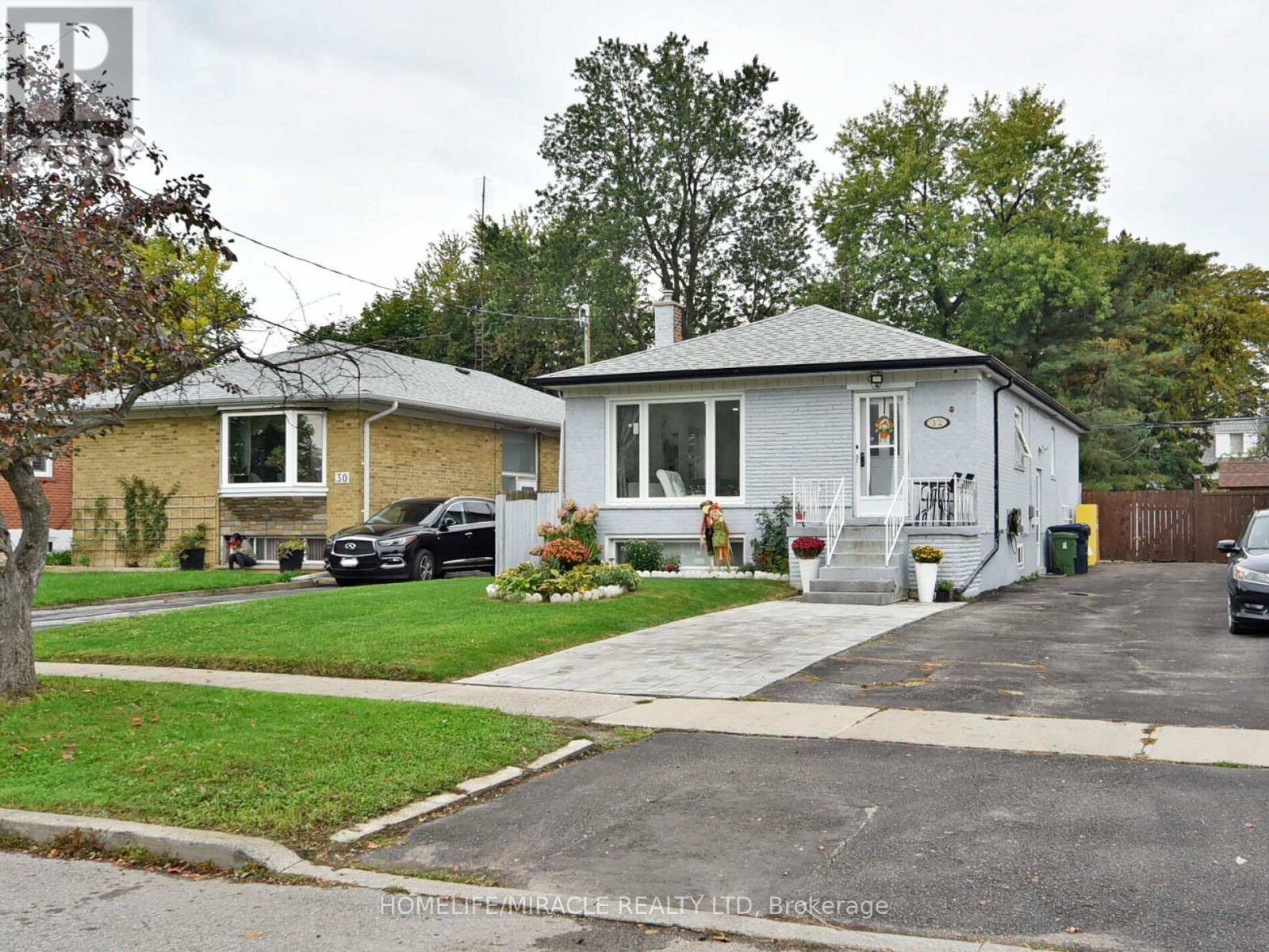 Toronto (wexford-maryvale), ON M1R1Z4,32 Babcock RD #Main