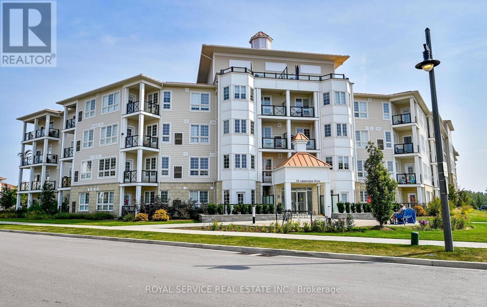 50 Lakebreeze DR #127, Clarington (newcastle), ON L1B0V9