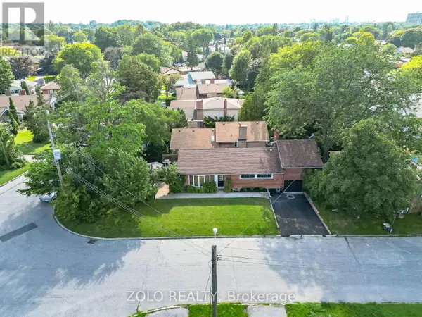 Toronto (bendale), ON M1K4Y6,24 PANMURE CRESCENT E