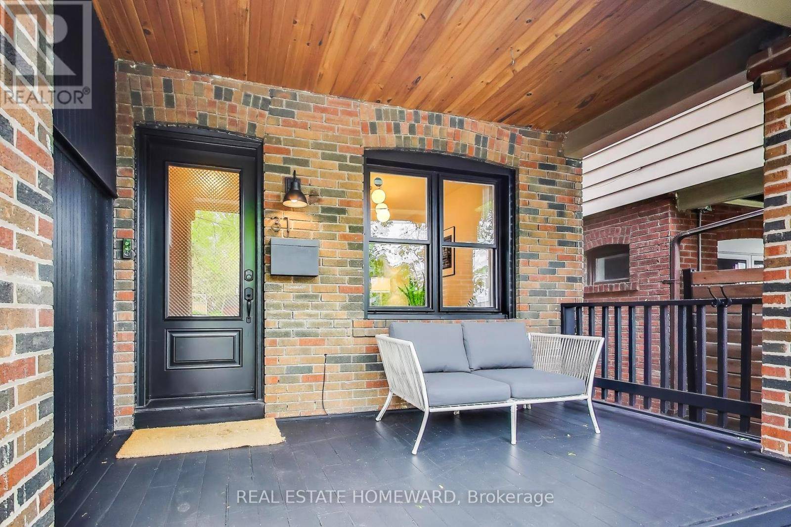 Toronto (woodbine Corridor), ON M4L3M1,31 GLENMORE ROAD