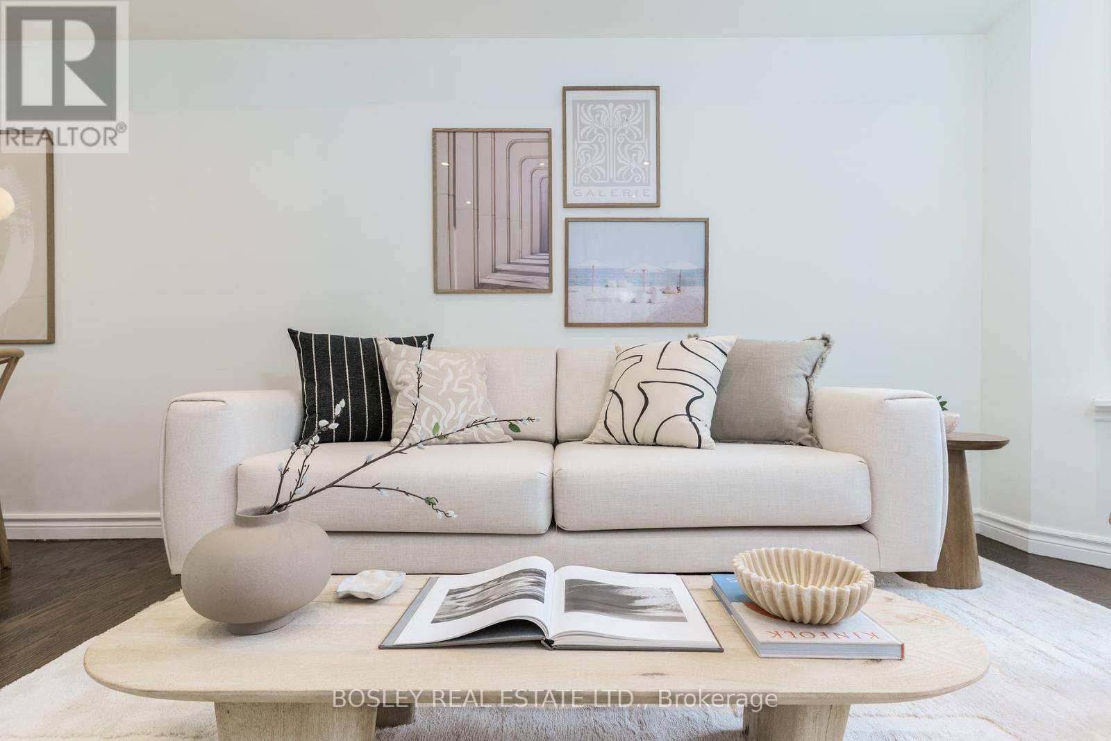 Toronto (greenwood-coxwell), ON M4L2J1,90 WALPOLE AVENUE
