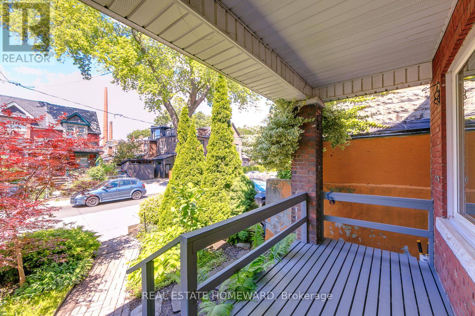 Toronto (south Riverdale), ON M4M2V1,251 BOSTON AVENUE