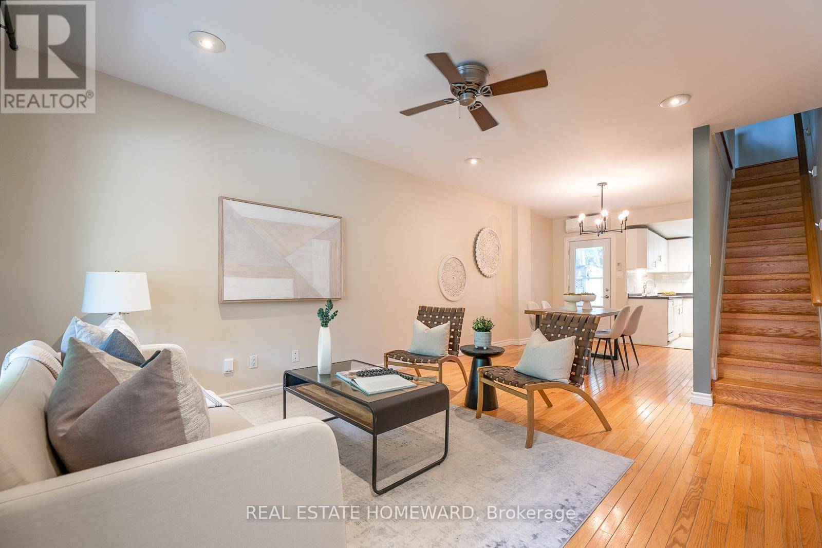 Toronto (south Riverdale), ON M4M2V1,251 BOSTON AVENUE