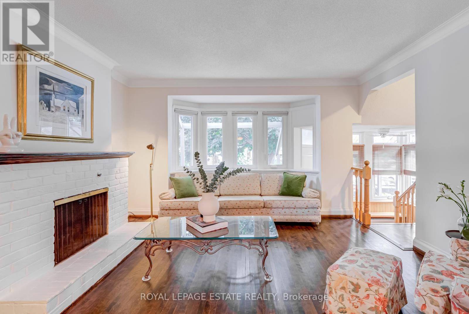 Toronto (danforth Village-east York), ON M4J4W7,11 LANKIN BOULEVARD