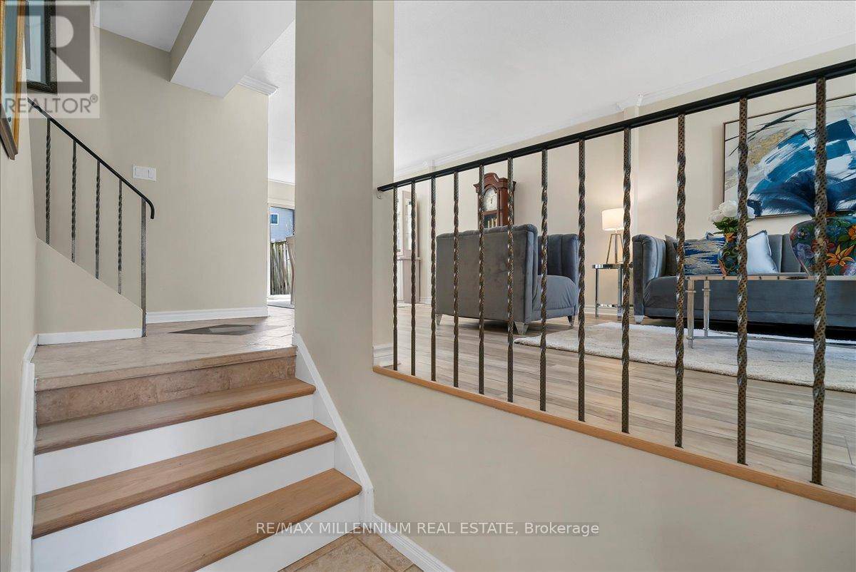 Pickering (west Shore), ON L1W3C9,765 Oklahoma DR East #22