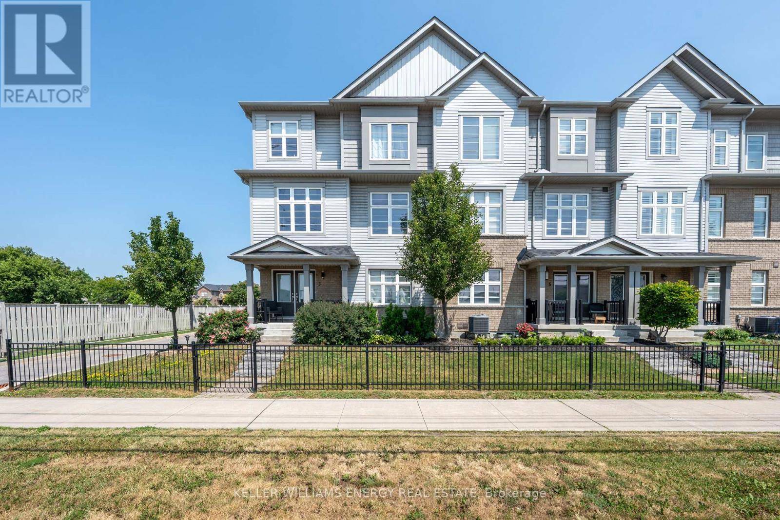 3 CORNERSIDE WAY, Whitby (brooklin), ON L1M0L8