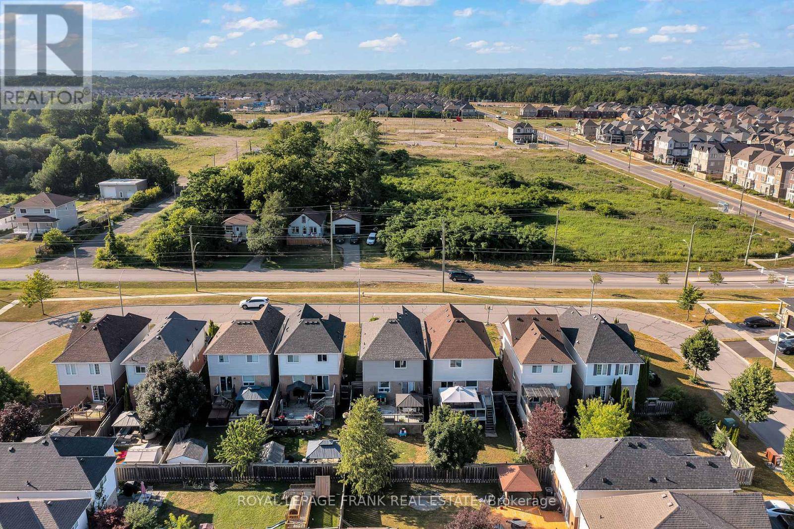 Clarington (bowmanville), ON L1C5P1,72 LUNNEY CRESCENT