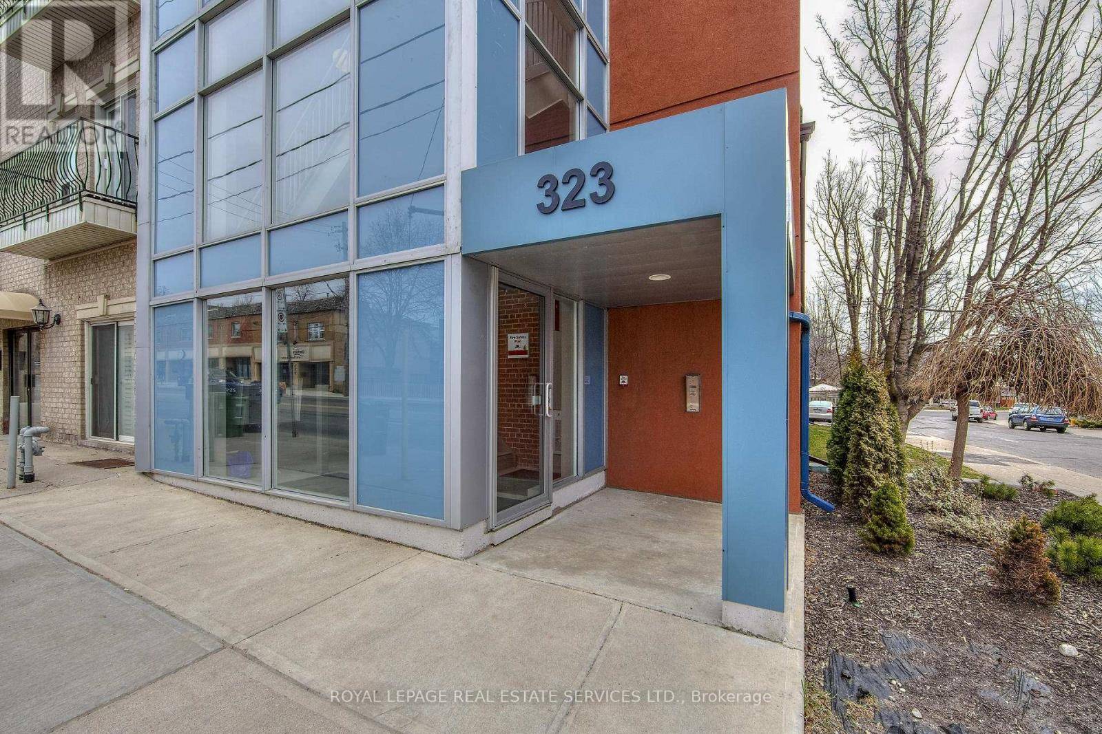 Toronto (the Beaches), ON M4L1T8,323 Kingston RD South #203