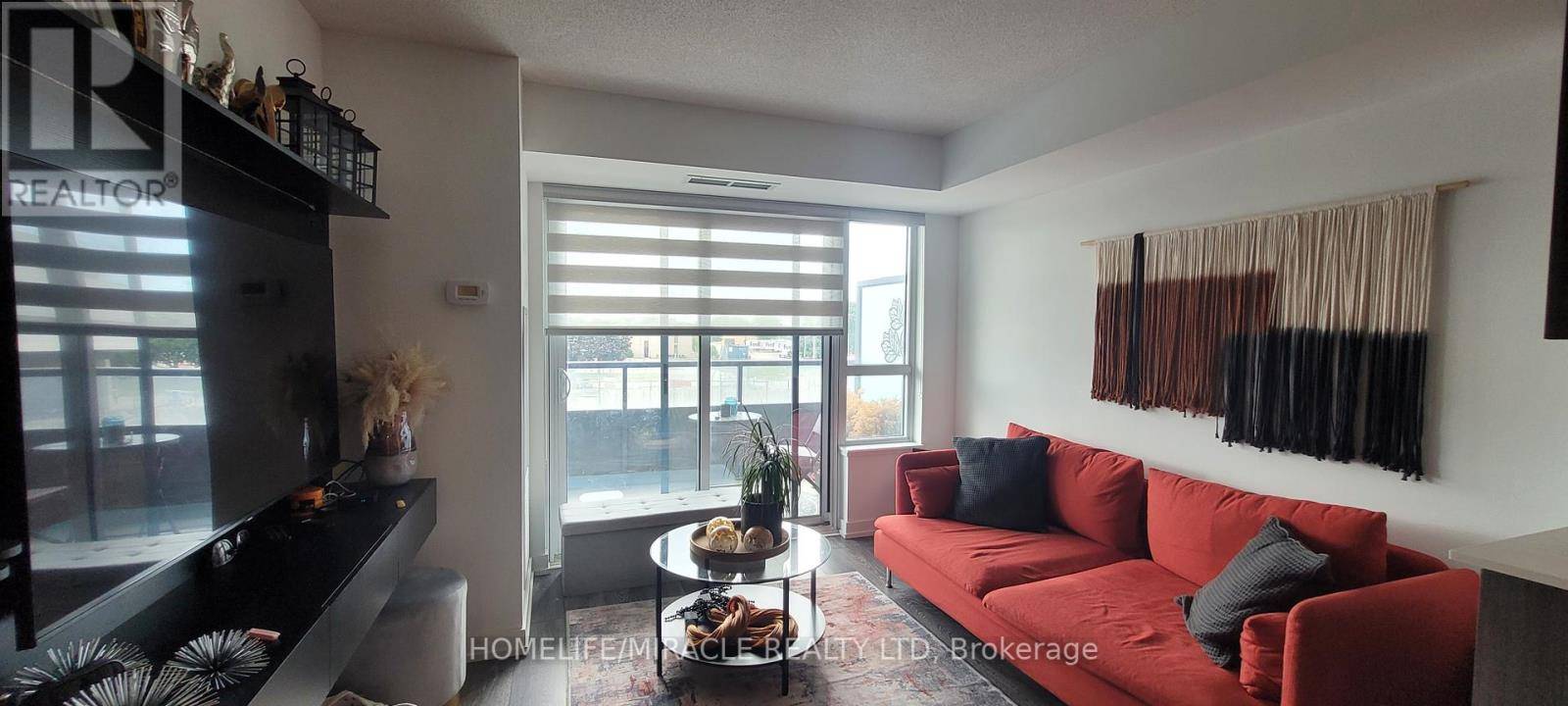 Pickering (bay Ridges), ON L1W1L8,1455 Celebration DR #302
