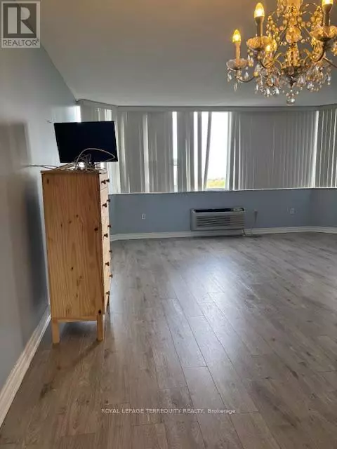 Toronto (west Hill), ON M1E4Y2,121 Ling RD #1203
