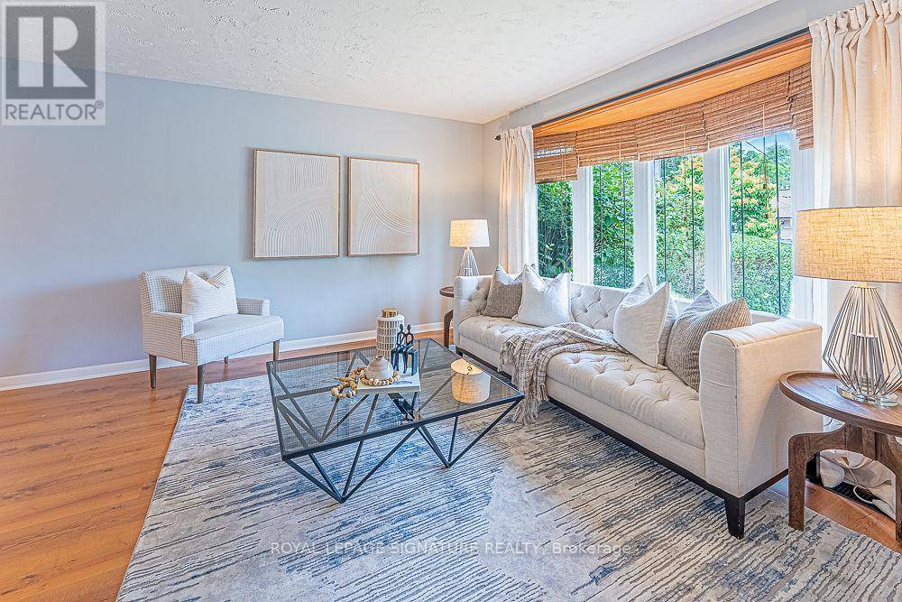 Toronto (bendale), ON M1P3R5,118 BIRKDALE ROAD