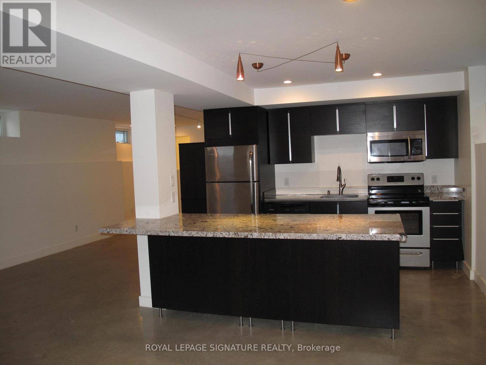Toronto (playter Estates-danforth), ON M4K1V5,40 Thorncliffe AVE #Bsmt