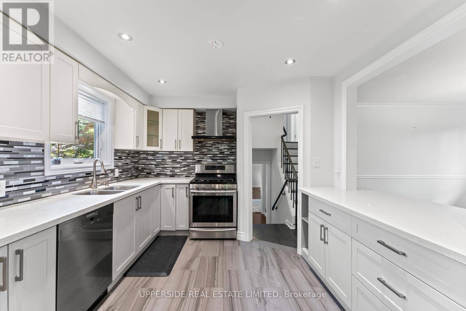 Toronto (west Hill), ON M1E3M9,16 JANELLAN TERRACE