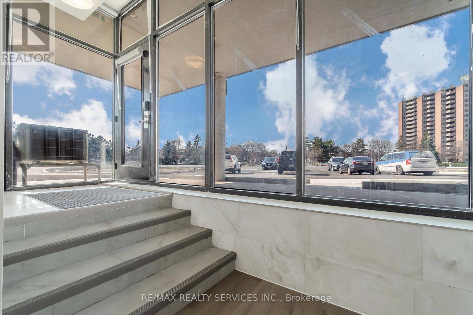 Toronto (rouge), ON M1B3H1,30 DEAN PARK RD ##3