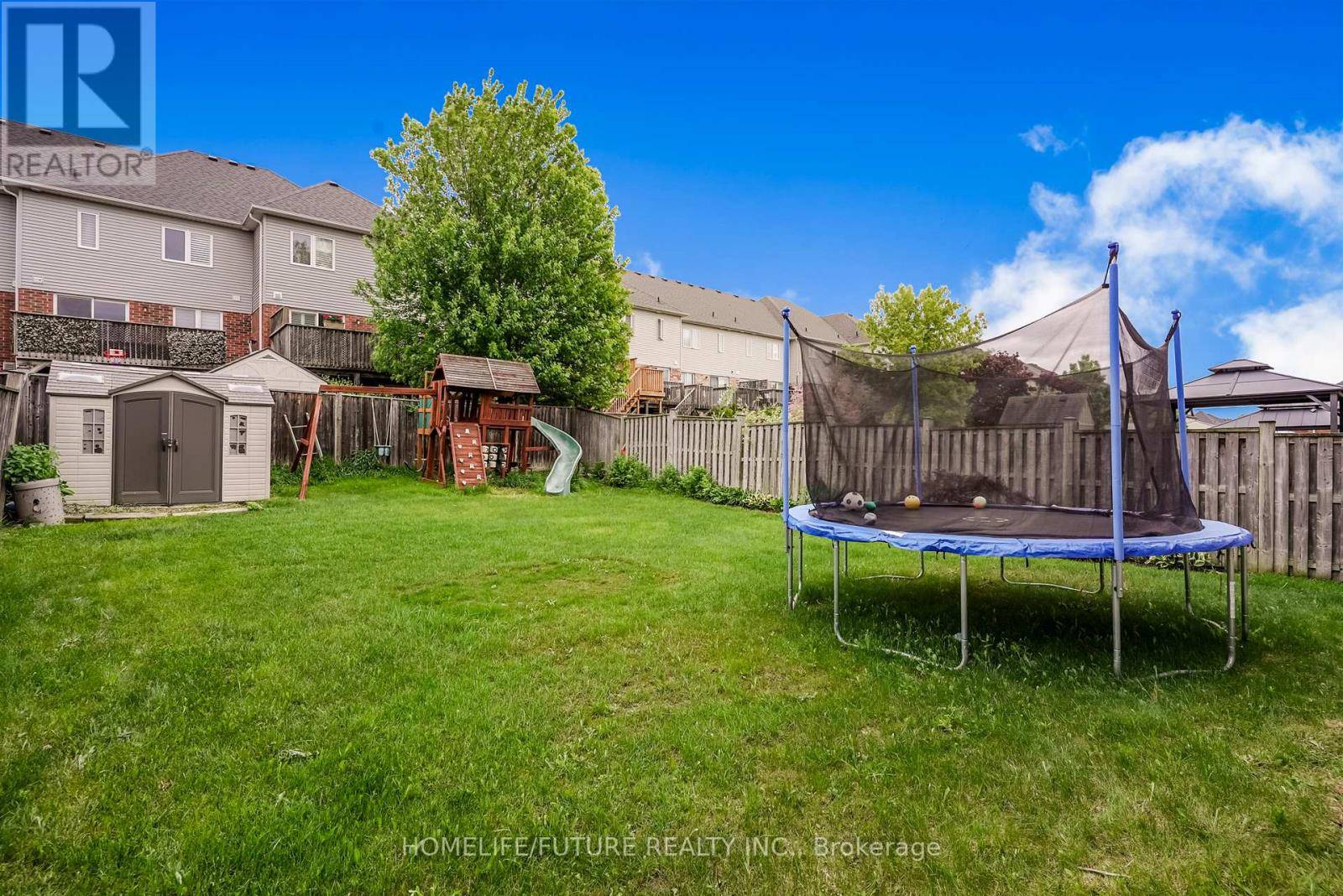 Oshawa (samac), ON L1K3B6,815 ORMOND DRIVE