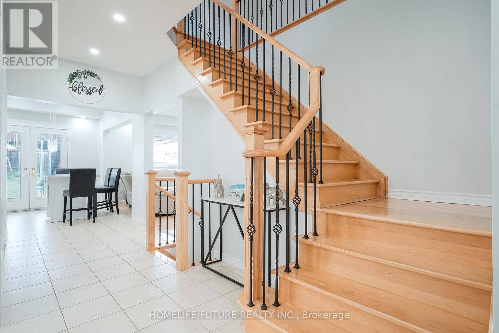 Oshawa (samac), ON L1K3B6,815 ORMOND DRIVE