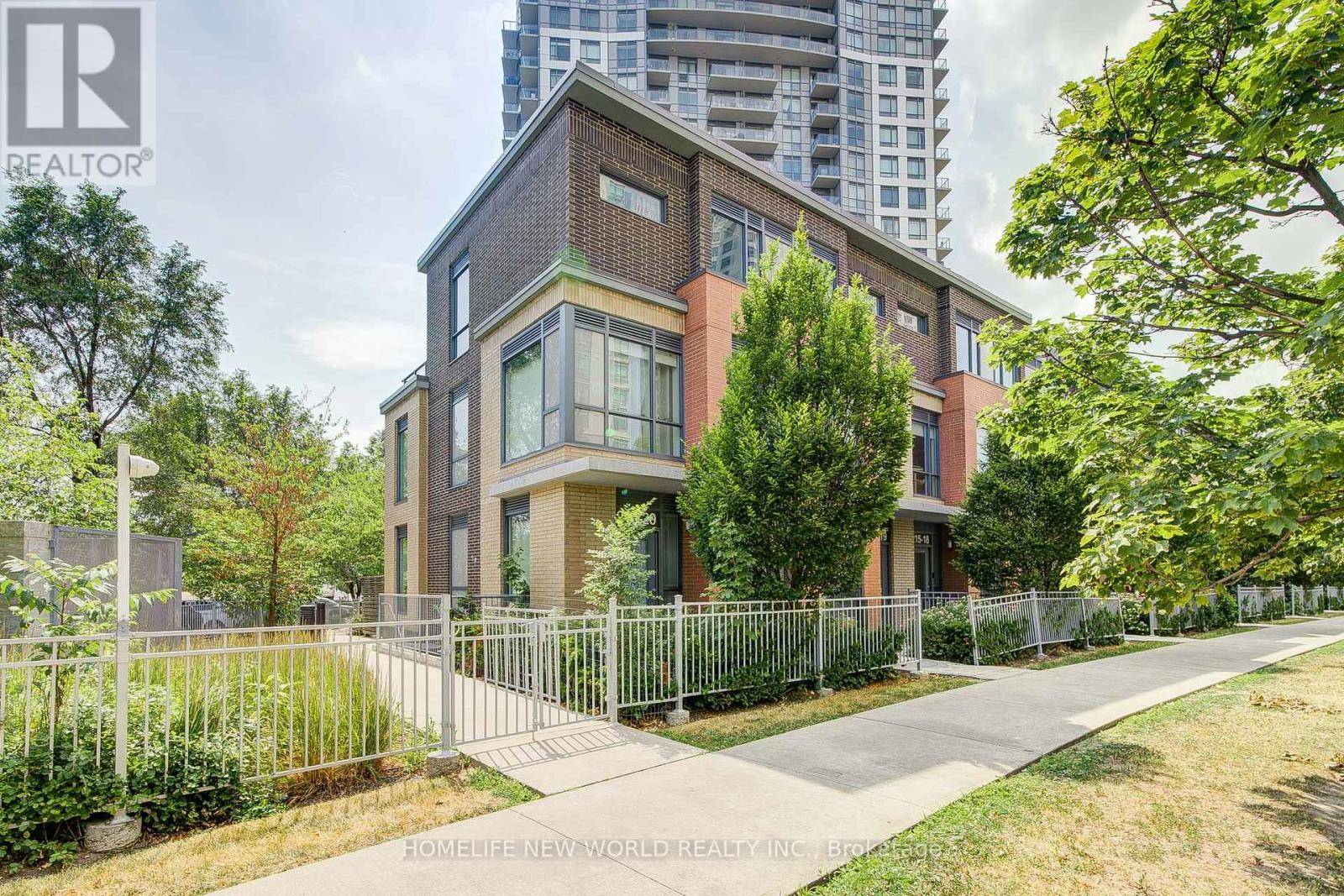 Toronto (tam O'shanter-sullivan), ON M1T3W6,215 Bonis AVE #Th 20