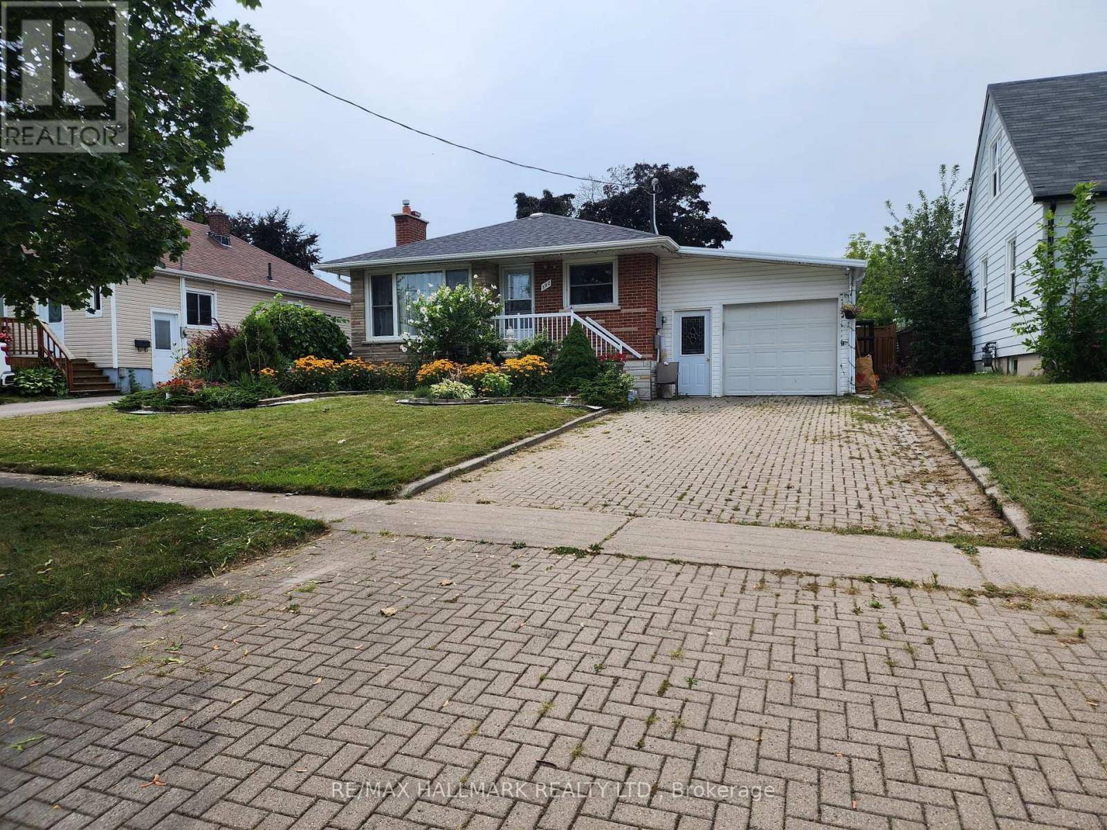 390 Gibbons ST #Main, Oshawa (mclaughlin), ON L1J4Z2