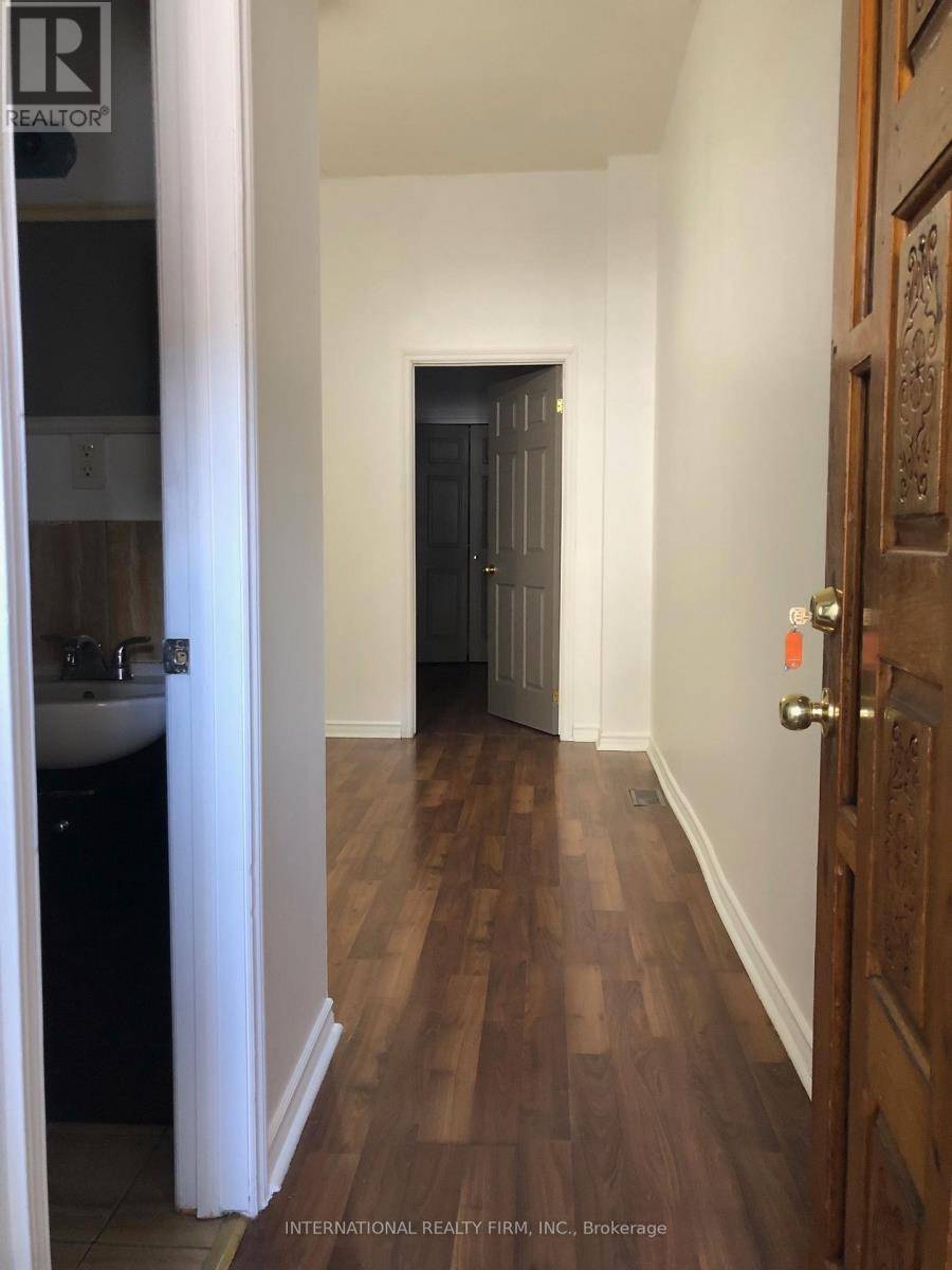 Toronto (danforth), ON M4J1M6,1272 Danforth AVE #Main