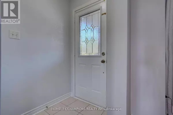 Toronto (rouge), ON M1X2C6,145 RAPONI CIRCLE