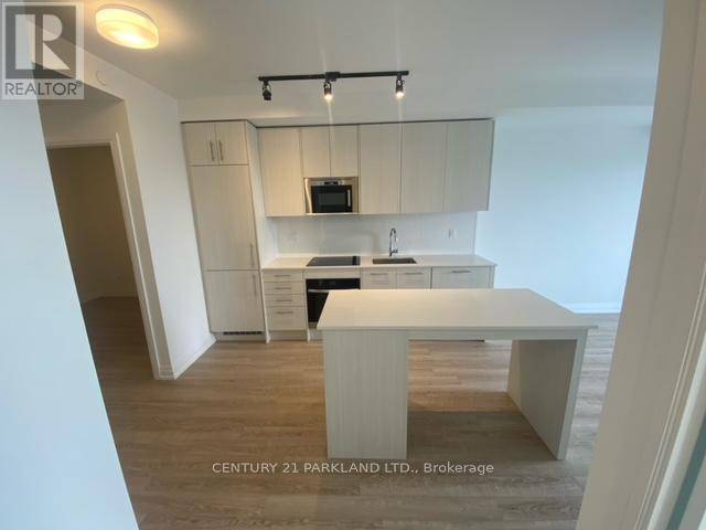 Toronto (east End-danforth), ON M4C4X2,286 Main ST #2011