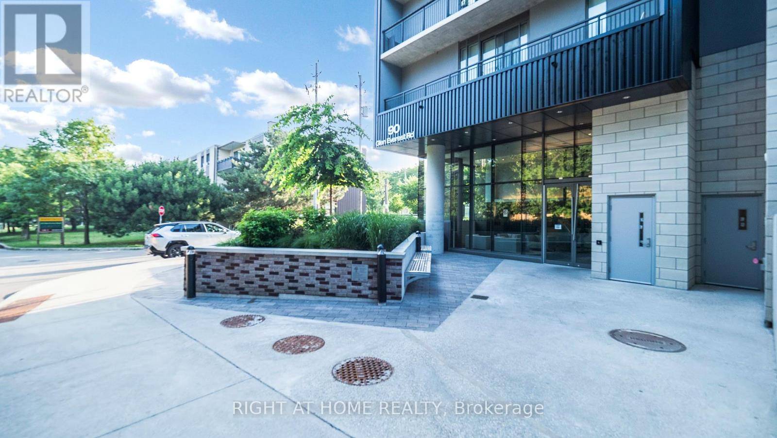Toronto (birchcliffe-cliffside), ON M1N0C3,90 Glen Everest RD #526