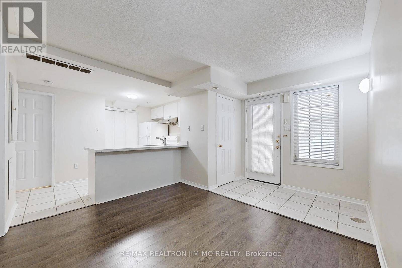 Toronto (malvern), ON M1B6H9,42 Pinery TRL #18
