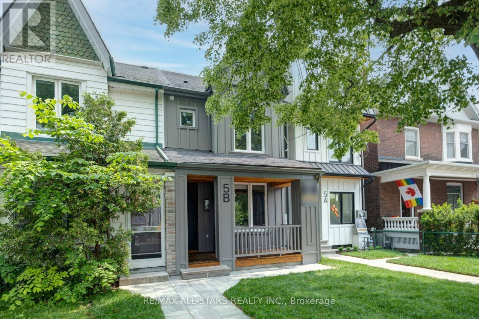 Toronto (east End-danforth), ON M4E2Z3,5B KIMBERLEY AVENUE E